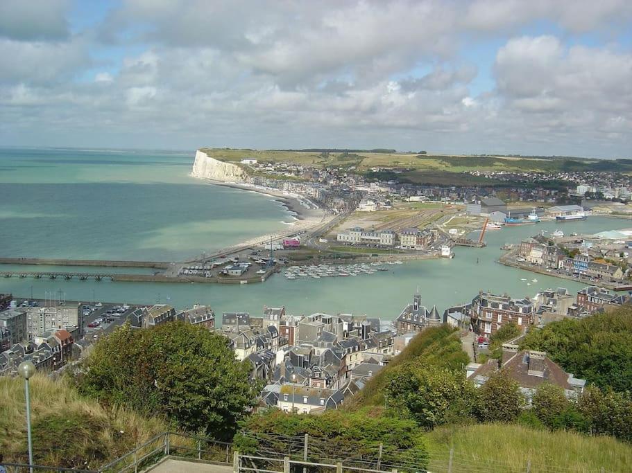 LA VERRIÈRE. Les Locations ISAHORA c'est aussi plusieurs appart' de Standing à 2 pas du Château d'Eu, des Falaises du Tréport, de MERS les Bains et aux portes de la BAIE DE SOMME Eu (Senna Marittima) Esterno foto