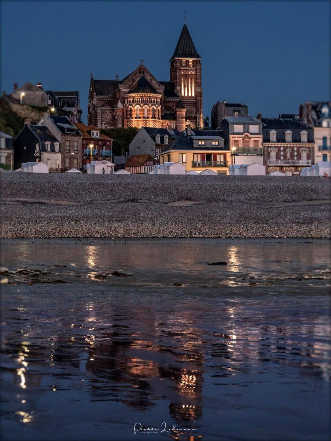 LA VERRIÈRE. Les Locations ISAHORA c'est aussi plusieurs appart' de Standing à 2 pas du Château d'Eu, des Falaises du Tréport, de MERS les Bains et aux portes de la BAIE DE SOMME Eu (Senna Marittima) Esterno foto