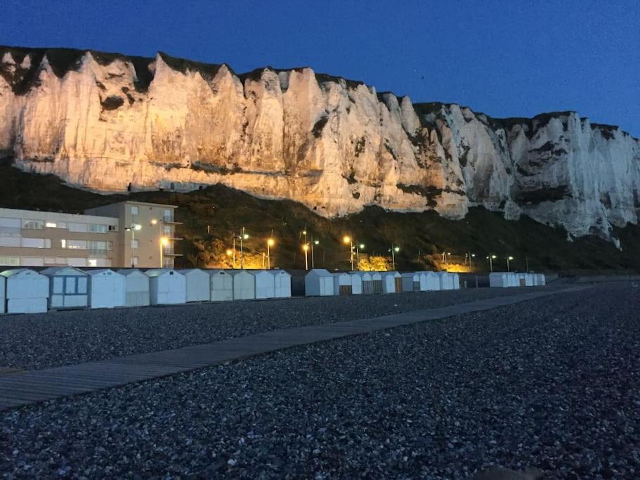 LA VERRIÈRE. Les Locations ISAHORA c'est aussi plusieurs appart' de Standing à 2 pas du Château d'Eu, des Falaises du Tréport, de MERS les Bains et aux portes de la BAIE DE SOMME Eu (Senna Marittima) Esterno foto