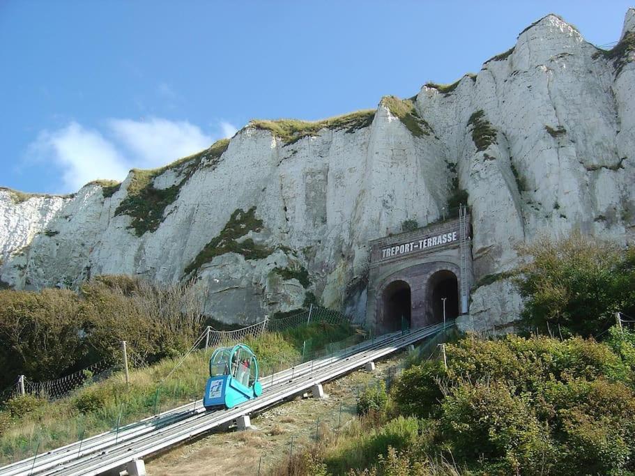 LA VERRIÈRE. Les Locations ISAHORA c'est aussi plusieurs appart' de Standing à 2 pas du Château d'Eu, des Falaises du Tréport, de MERS les Bains et aux portes de la BAIE DE SOMME Eu (Senna Marittima) Esterno foto